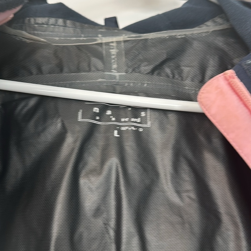 Vineyard Vines Rain Jacket - Picture 5 of 7